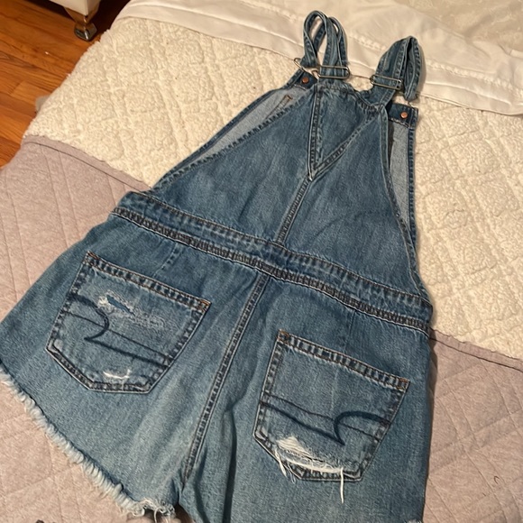 Cute American eagle ripped overalls - Picture 2 of 3
